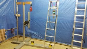 Испытание лестниц стремянок